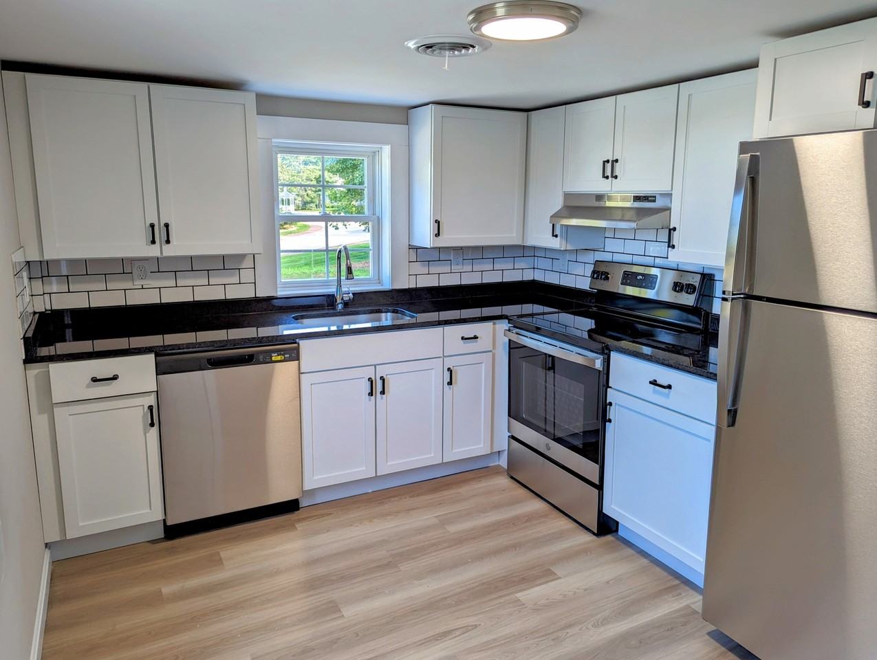 47 Exeter Rd #A - Photo 5 of 10