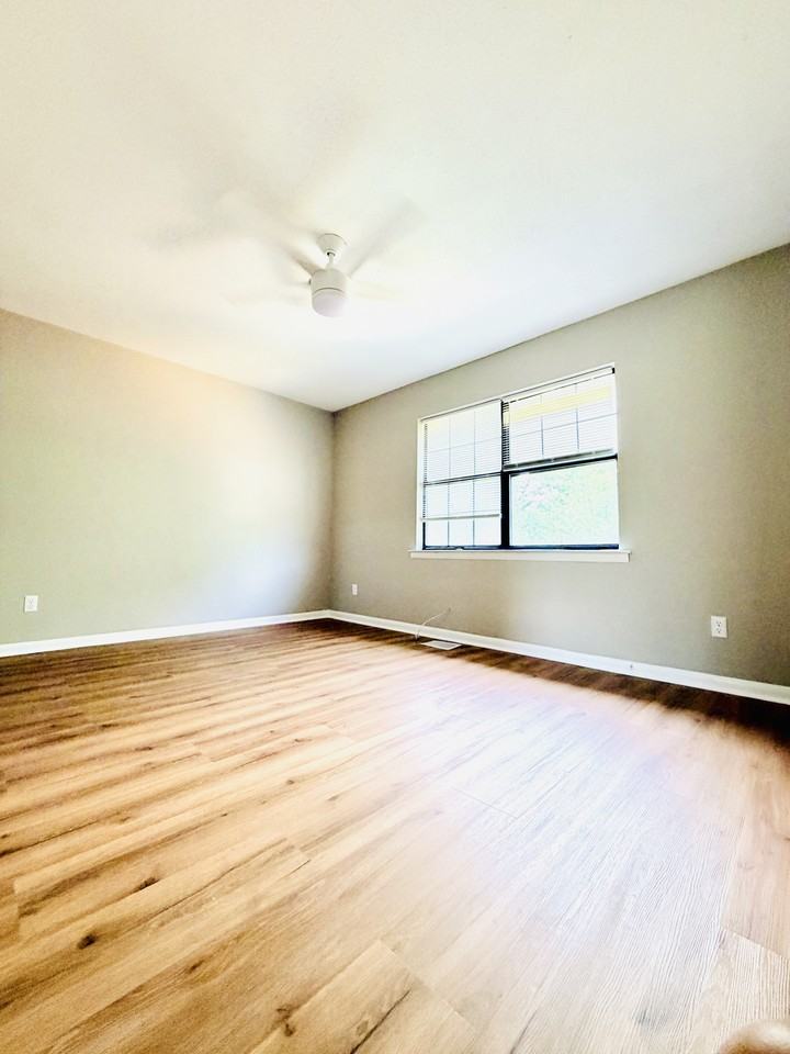 3 Almond Ct #3C - Photo 3 of 11