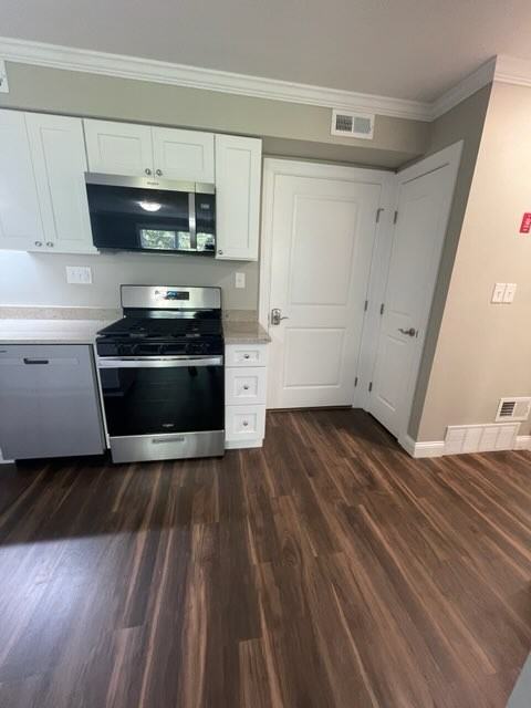 879 Bernon St #211 - Photo 3 of 18