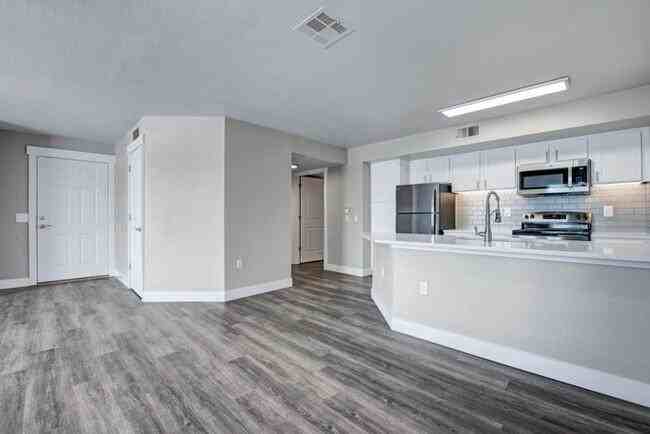 2205 Willow Tree Grv - Photo 4 of 50