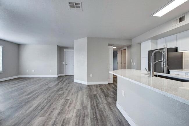 2205 Willow Tree Grv - Photo 4 of 50
