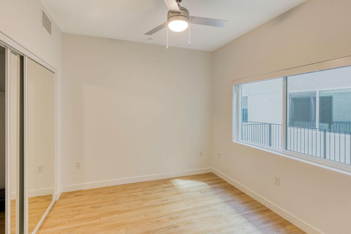 230 Church Ave - Photo 5 of 15
