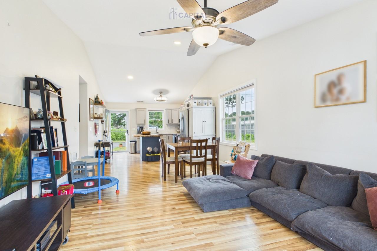 21 Otis St #1 - Photo 3 of 26