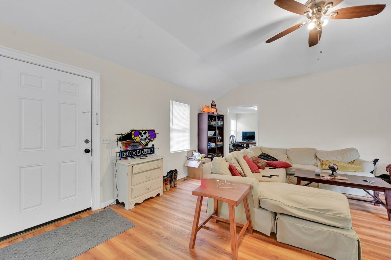 404 S Ash St #1 - Photo 2 of 10
