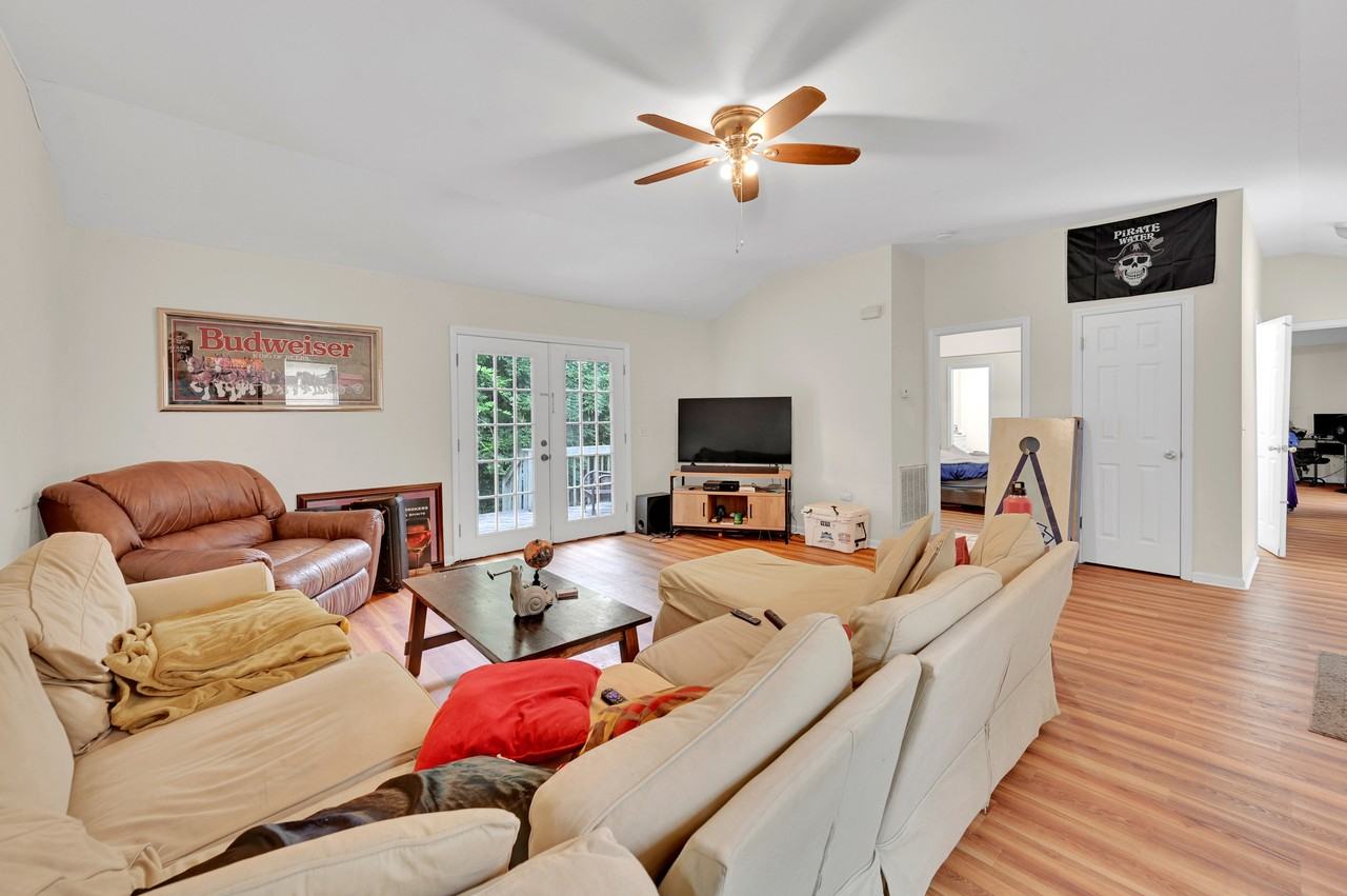 404 S Ash St #1 - Photo 6 of 10