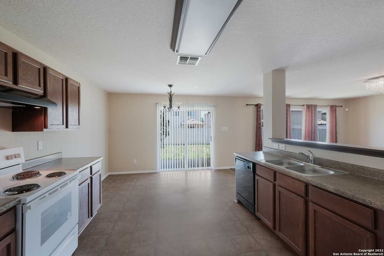 9214 Pacific Maple - Photo 2 of 16