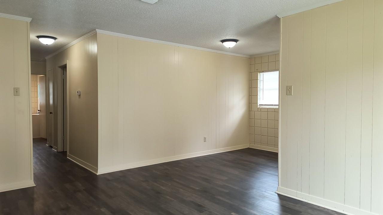 3010 S Holly St #3010 - Photo 2 of 11