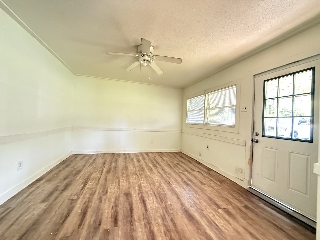 208 N Moss St #1 - Photo 2 of 6