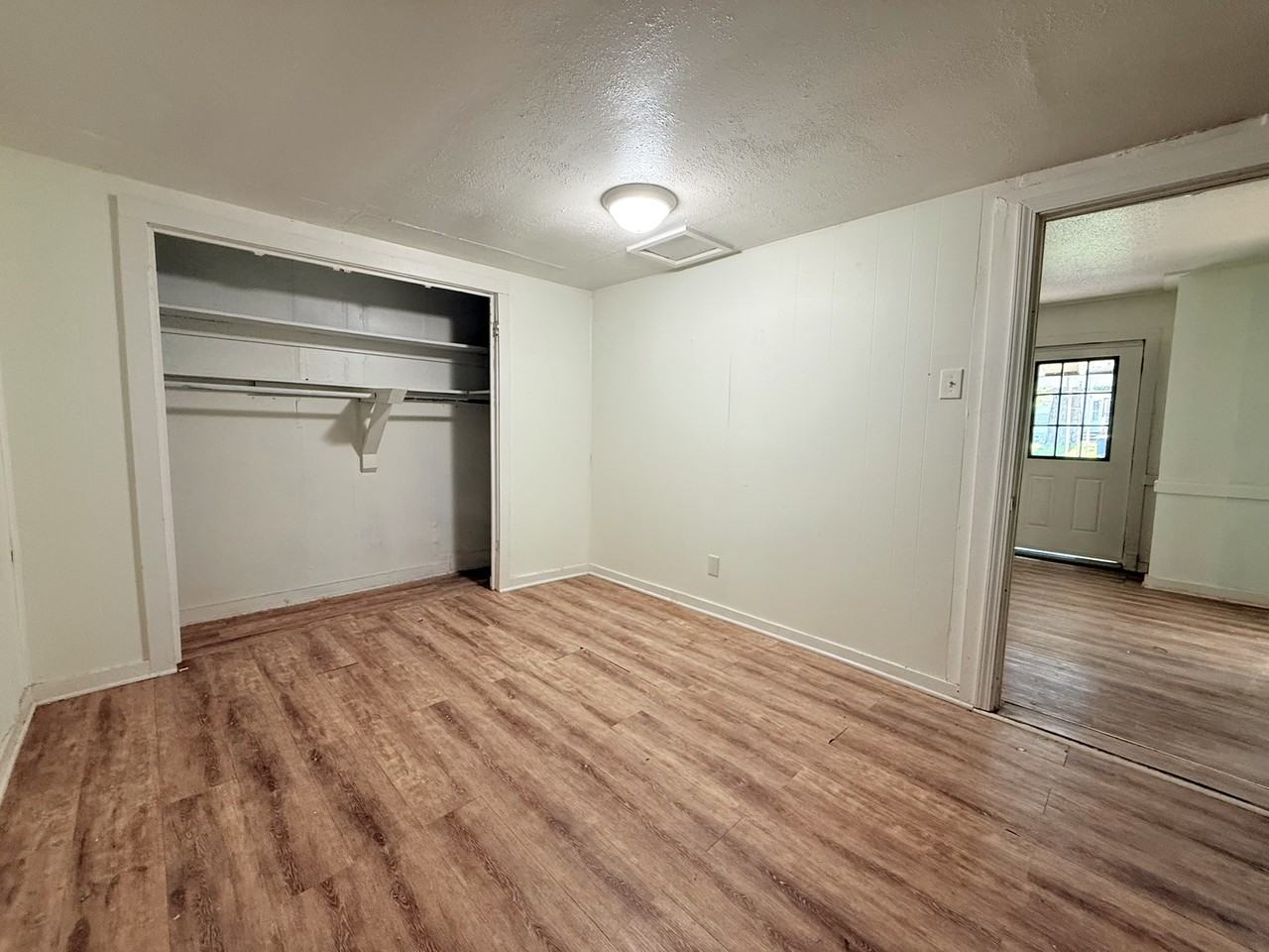 208 N Moss St #1 - Photo 4 of 6