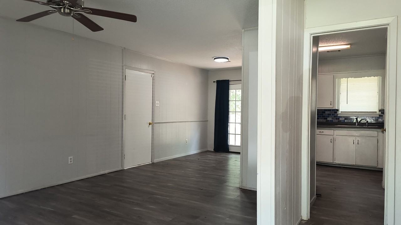 2203 Crestwood #1 - Photo 2 of 8