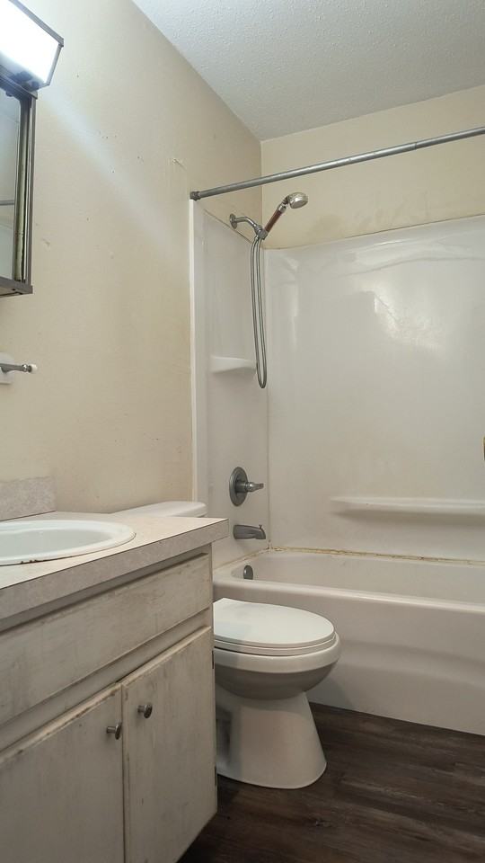 2203 Crestwood #1 - Photo 5 of 8