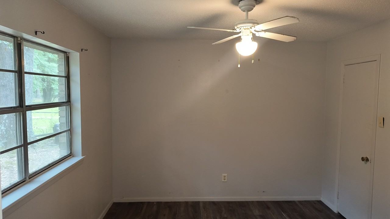 2203 Crestwood #1 - Photo 6 of 8