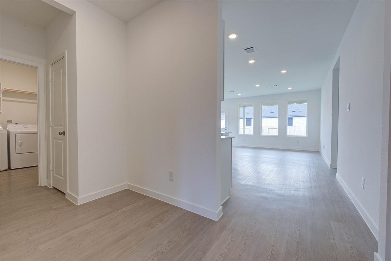 400 Robin St #1 - Photo 5 of 39