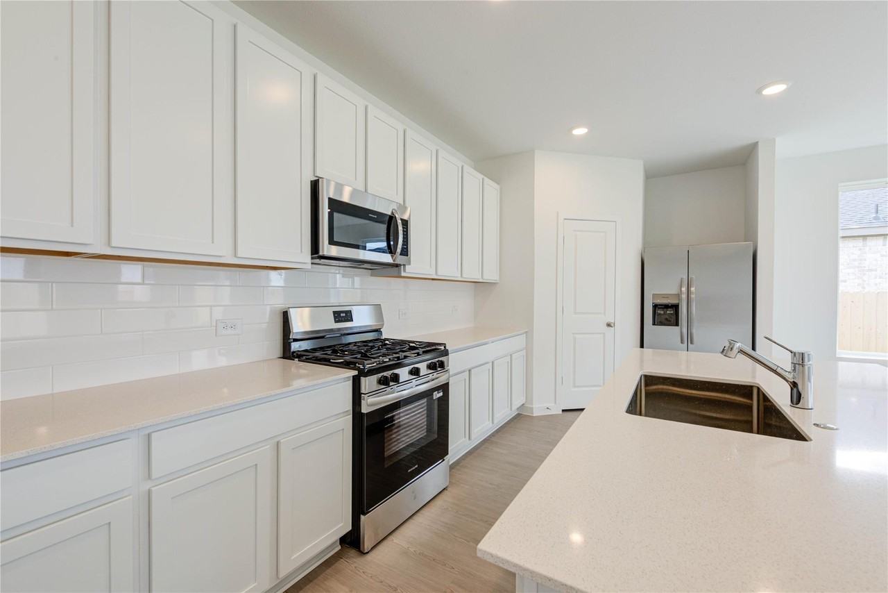 400 Robin St #1 - Photo 6 of 39