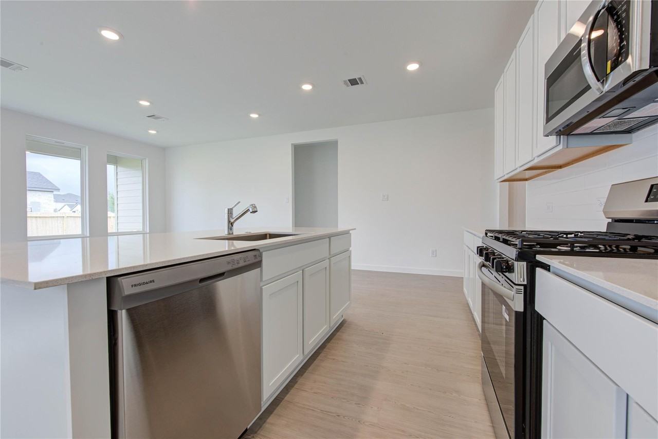 400 Robin St #1 - Photo 7 of 39