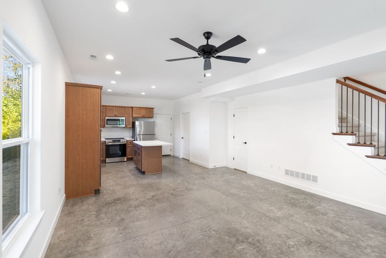 308 E Morgan St #C - Photo 4 of 25