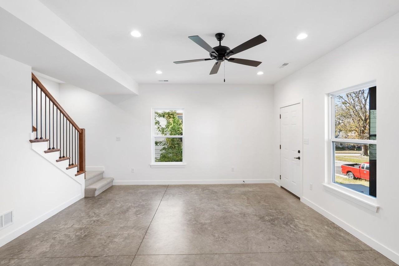 308 E Morgan St #C - Photo 7 of 25
