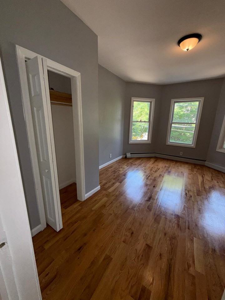 114 S 7th St #2 - Photo 4 of 12