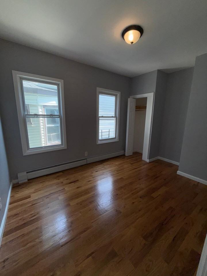 114 S 7th St #2 - Photo 6 of 12