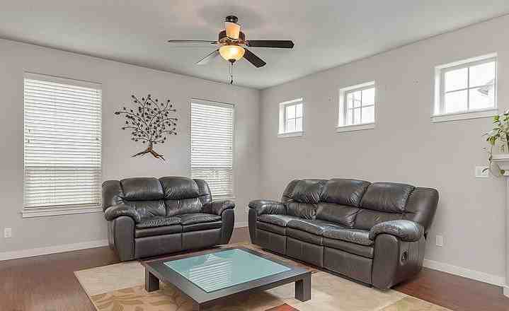 132 Ne 64th Ter #1 - Photo 3 of 18