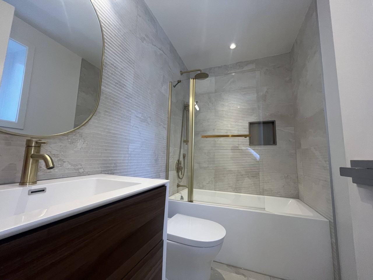 5080 Chemin Circle - 204 #204 - Photo 7 of 15