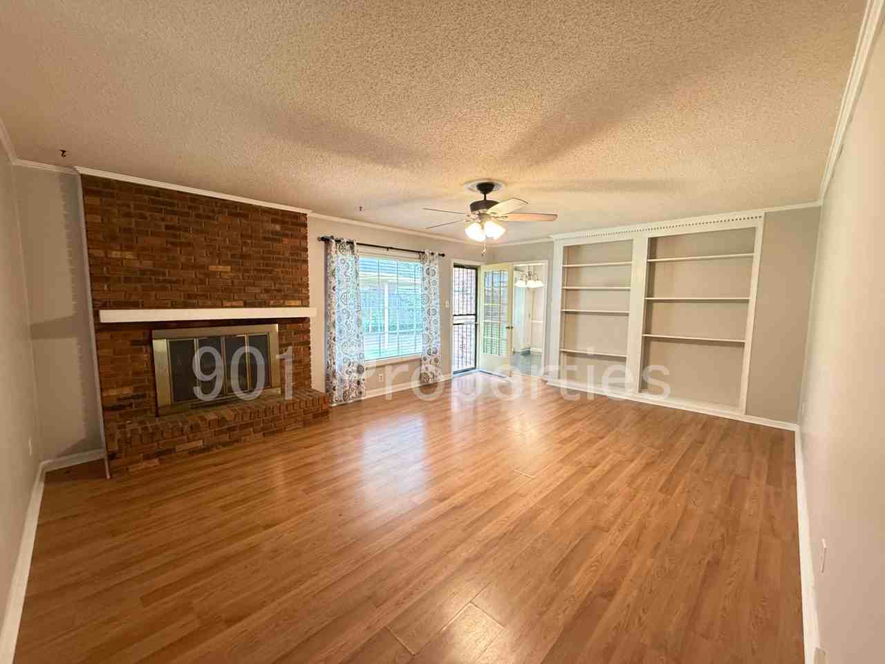 6080 Barrentine Dr #1 - Photo 5 of 23