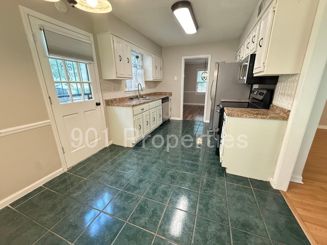 6080 Barrentine Dr #1 - Photo 7 of 23