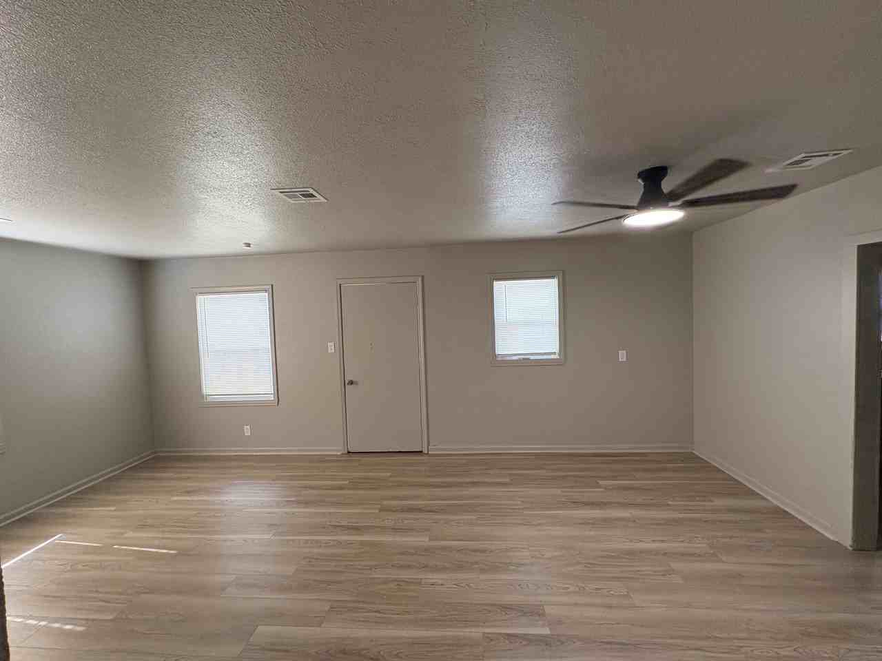 819 N Denver St #1 - Photo 2 of 11