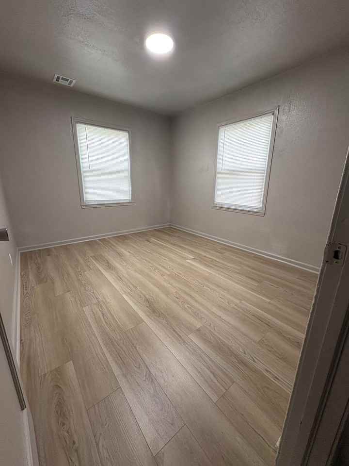 819 N Denver St #1 - Photo 6 of 11