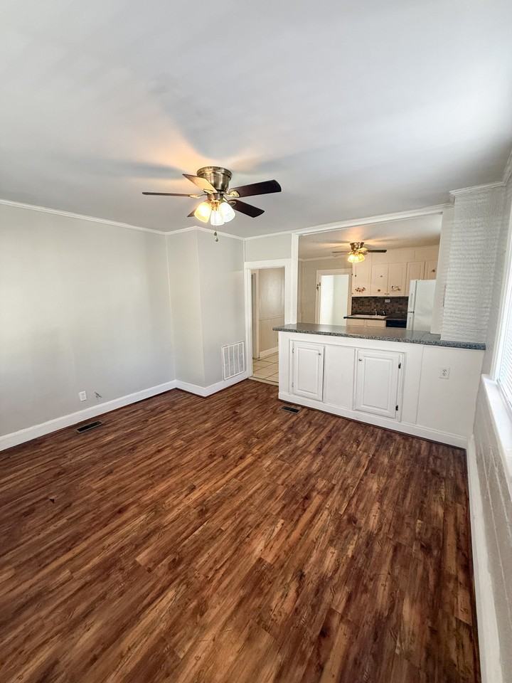 913 Pine St #1 - Photo 2 of 14