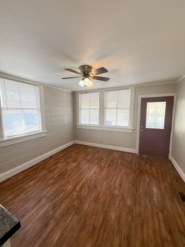 913 Pine St #1 - Photo 3 of 14