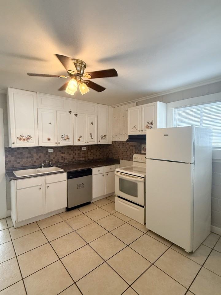 913 Pine St #1 - Photo 6 of 14