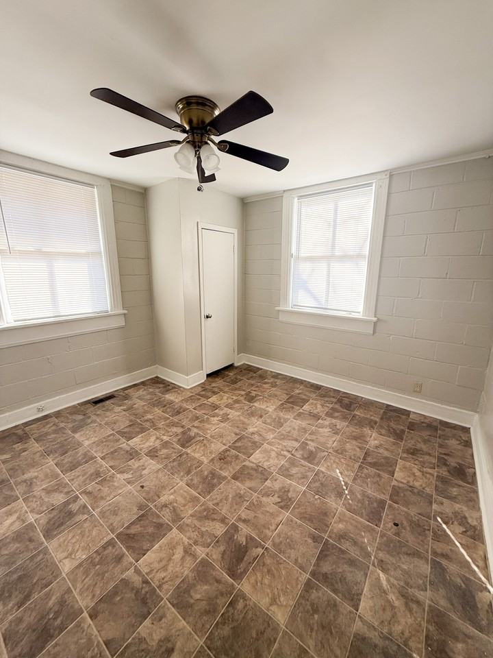 913 Pine St #1 - Photo 7 of 14