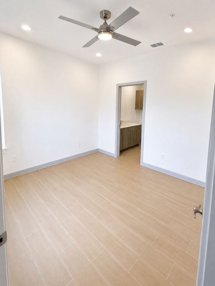 217 N 7th St #3 - Photo 6 of 9