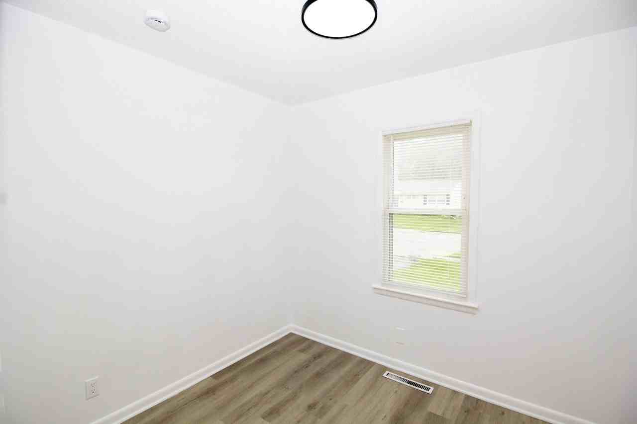 112 Hollywood Blvd #1 - Photo 5 of 17