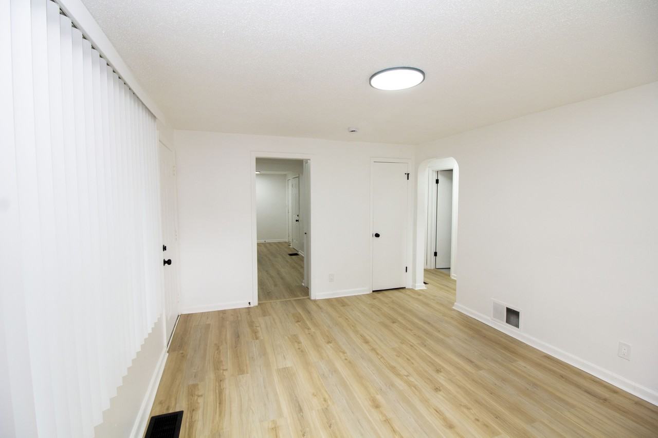 9107 Charlotte St #1 - Photo 5 of 16