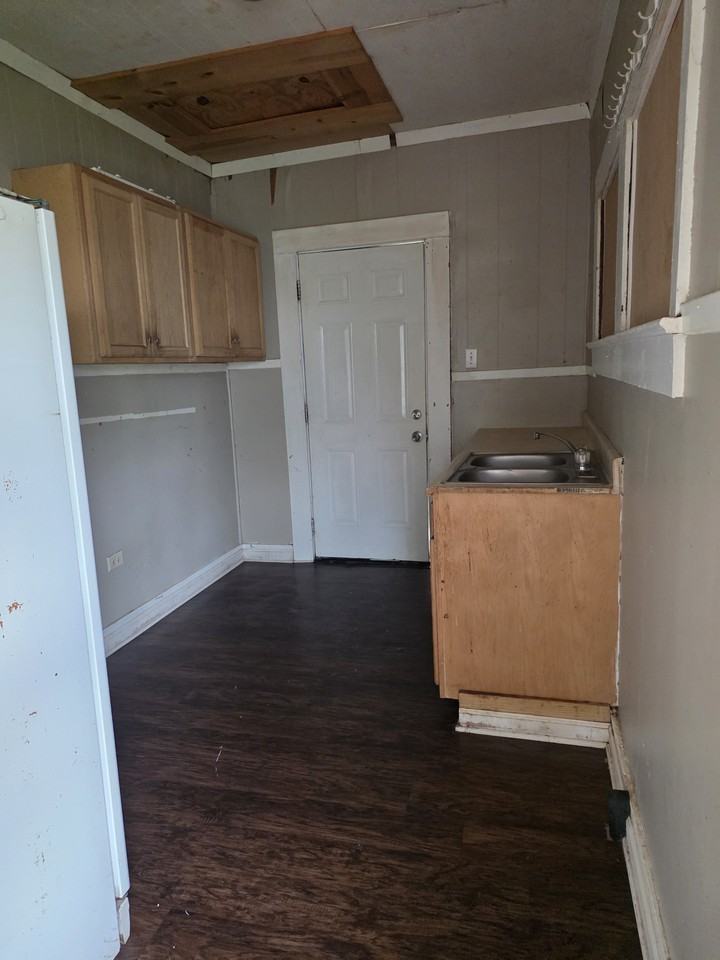 510 Edwards St #1 - Photo 4 of 6
