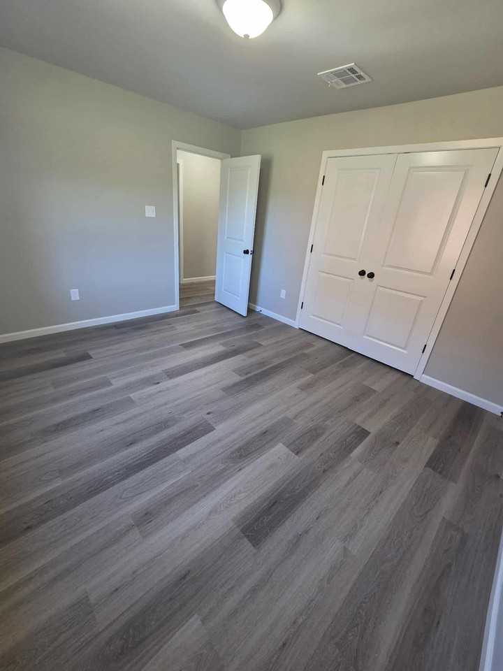 408 Scotsdale St #1 - Photo 2 of 8