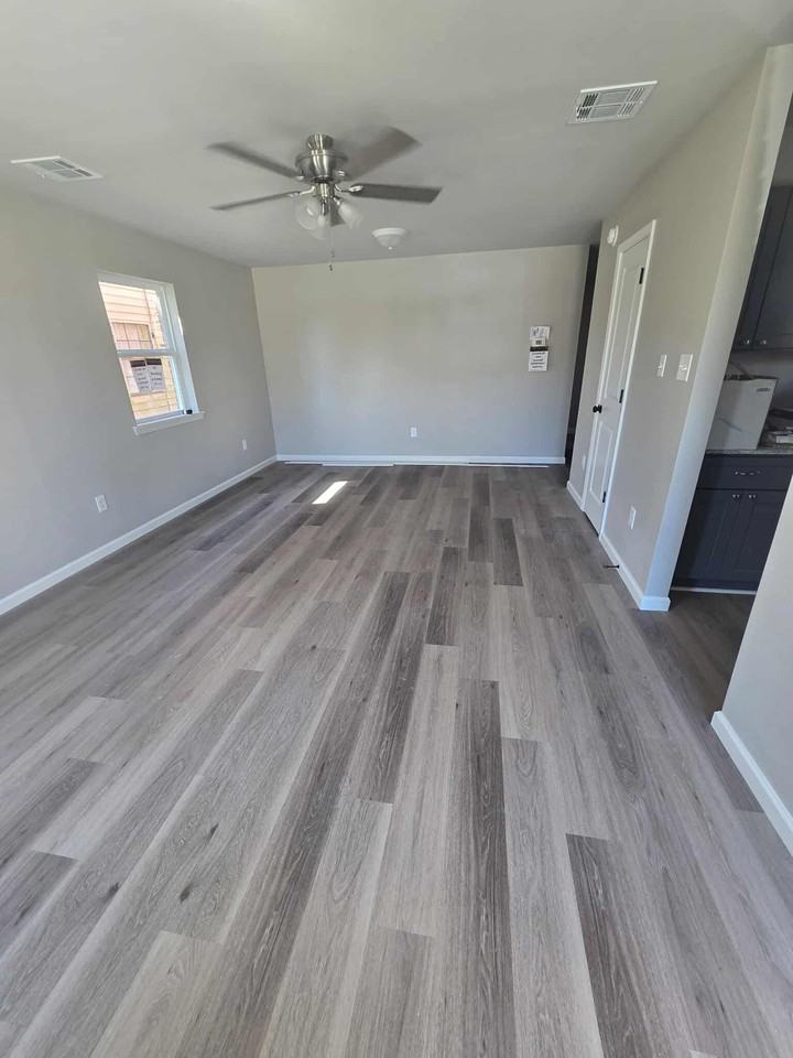 408 Scotsdale St #1 - Photo 3 of 8