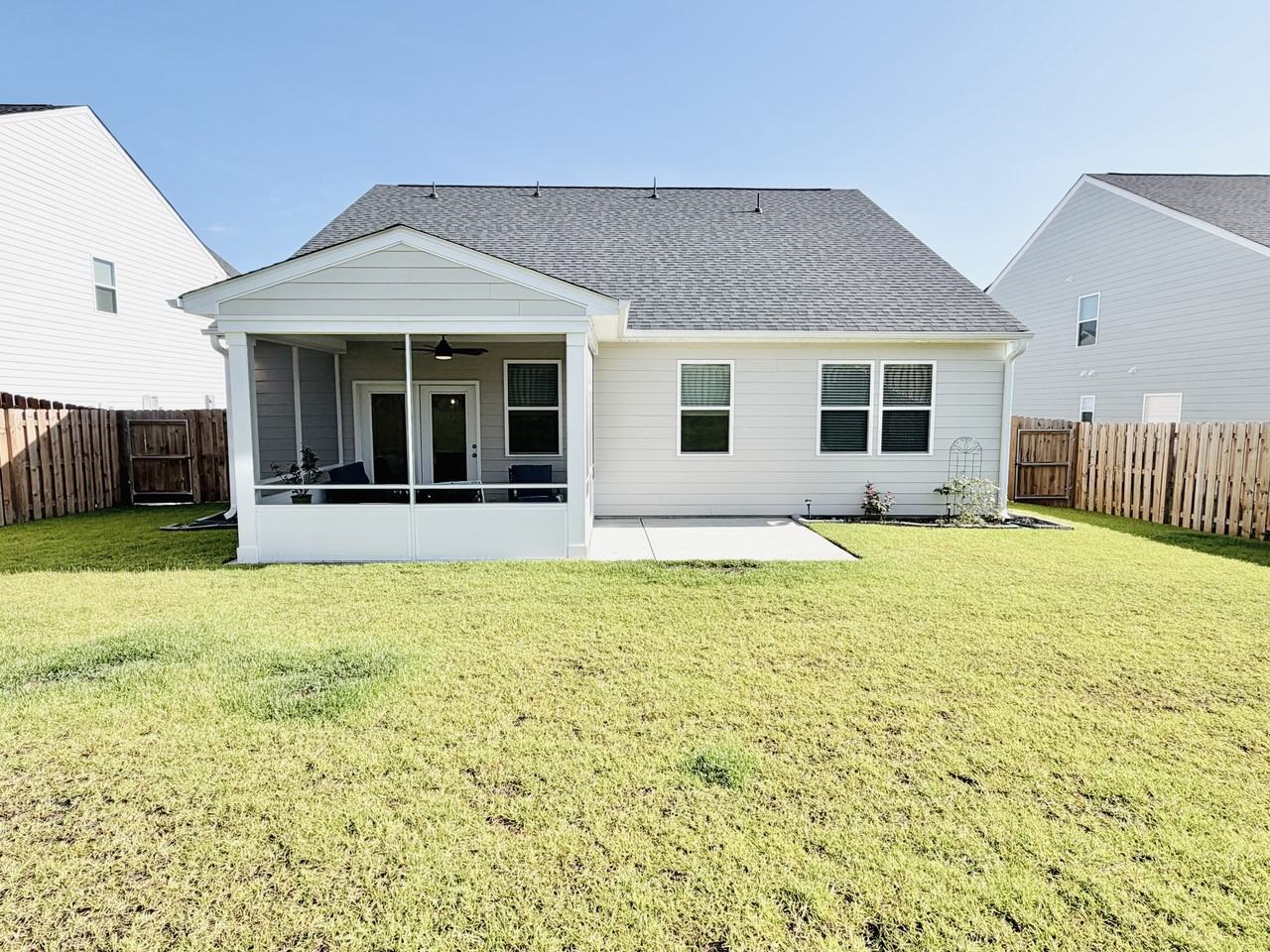 667 Honeydew Dr #1 - Photo 4 of 36