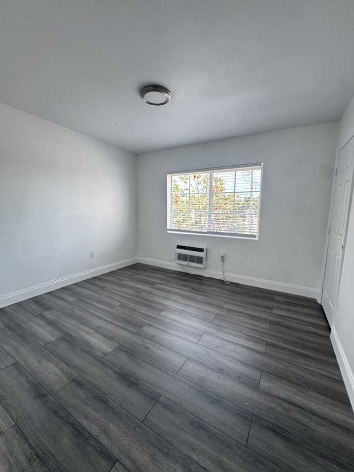 8401 BYRON AVE8 #8 - Photo 2 of 6