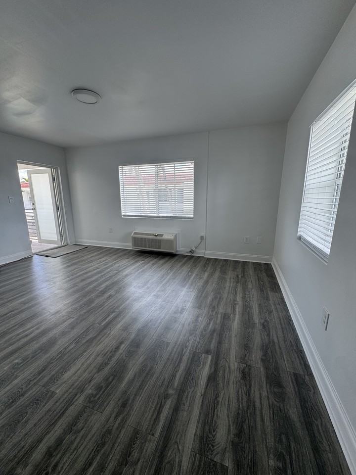 8401 BYRON AVE12 #12 - Photo 2 of 9