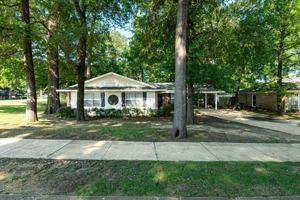 featured image of 4228 Johnstown Dr #1