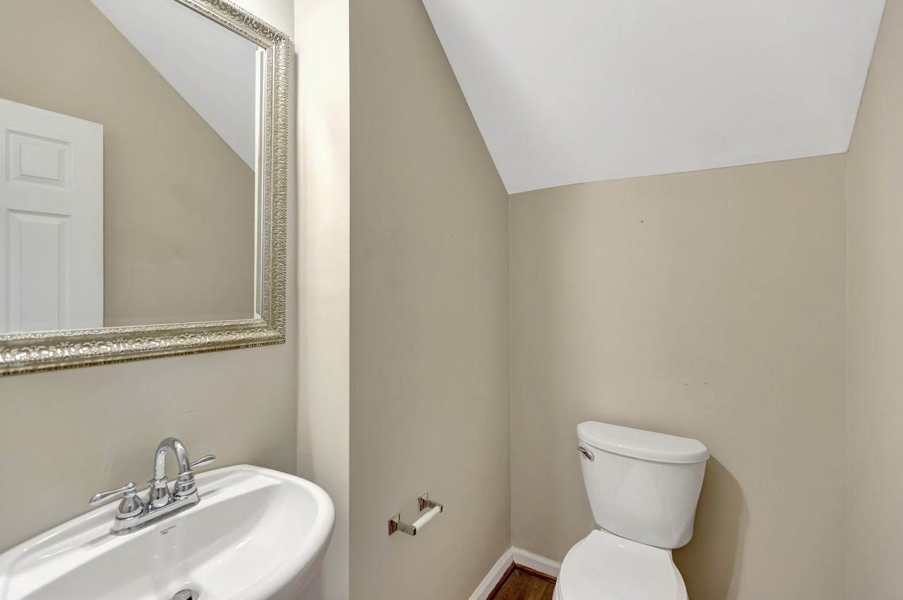 416 Green Park Ln - Photo 2 of 12