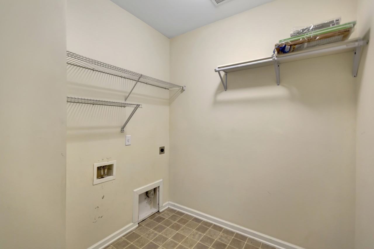 416 Green Park Ln - Photo 3 of 12