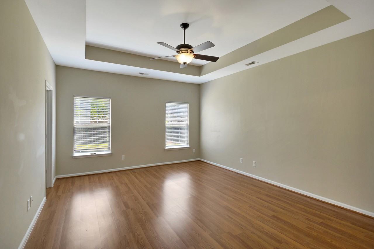 416 Green Park Ln - Photo 4 of 12