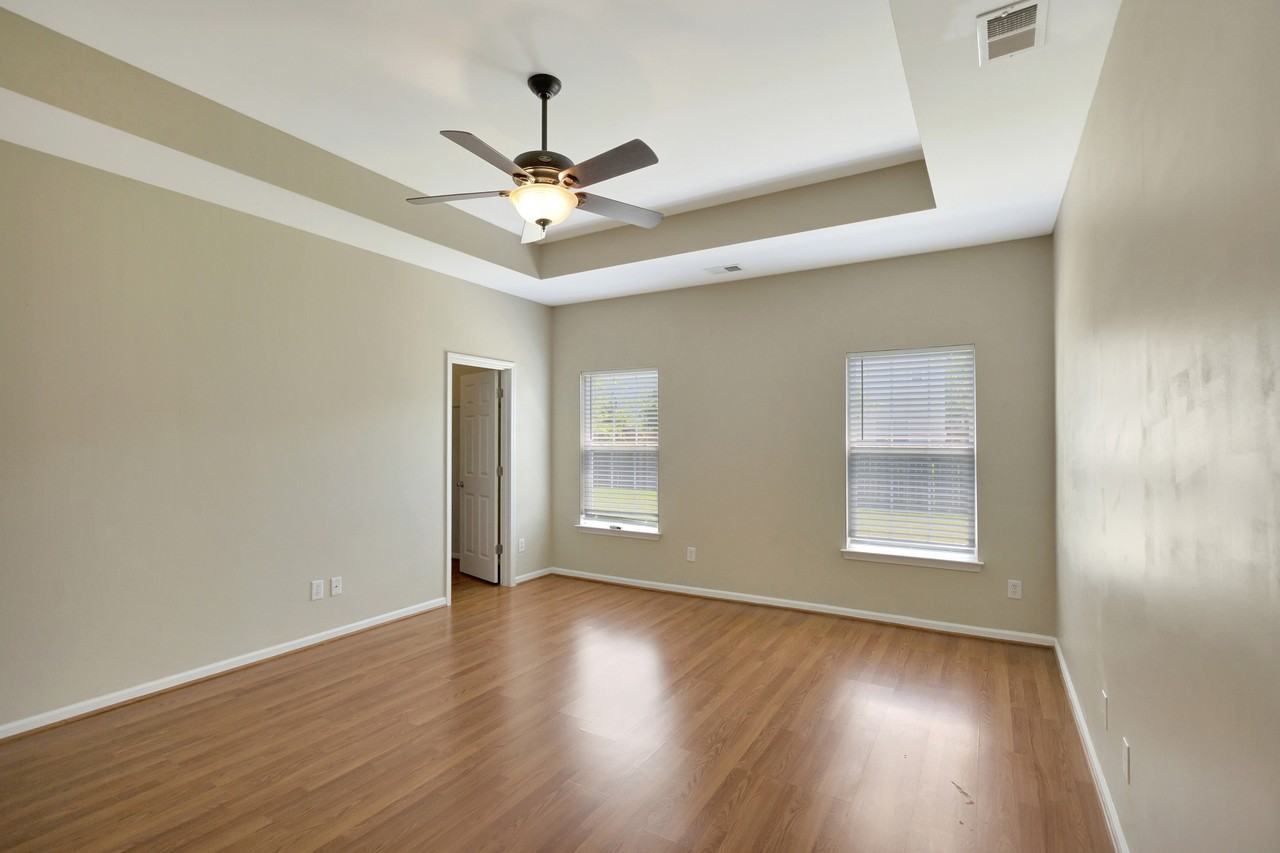 416 Green Park Ln - Photo 5 of 12