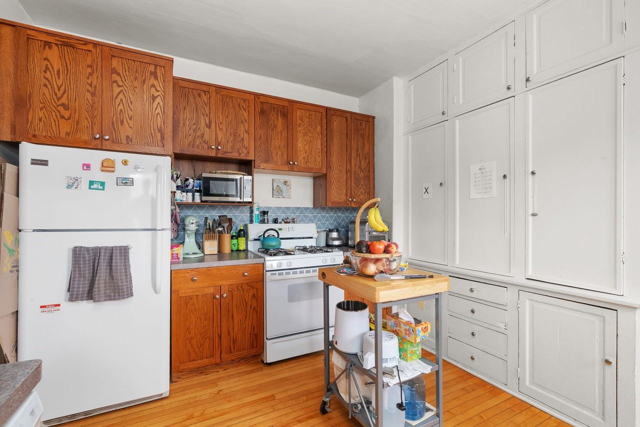 613 S Baldwin St #613 - Photo 6 of 15