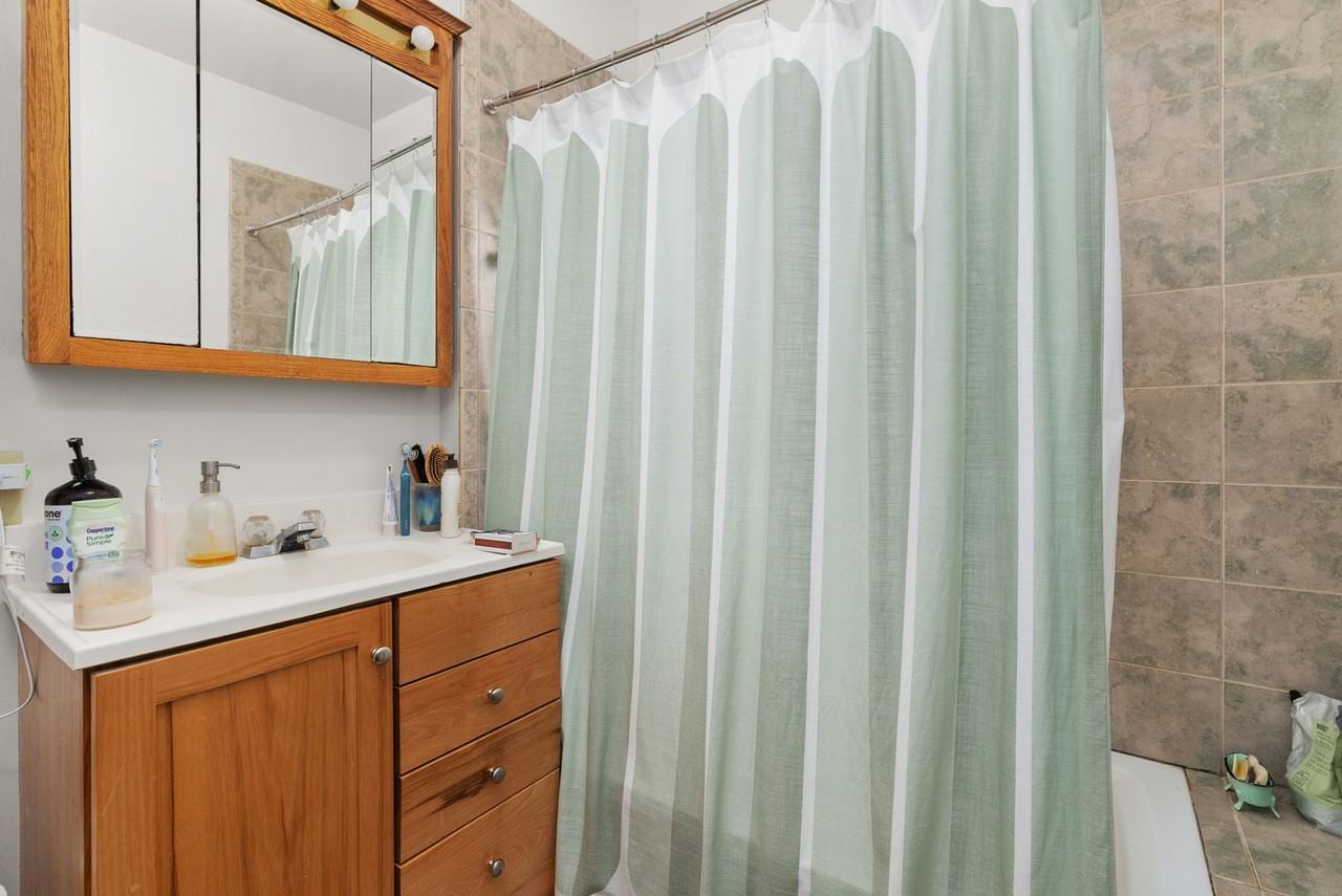 613 S Baldwin St #613 - Photo 7 of 15