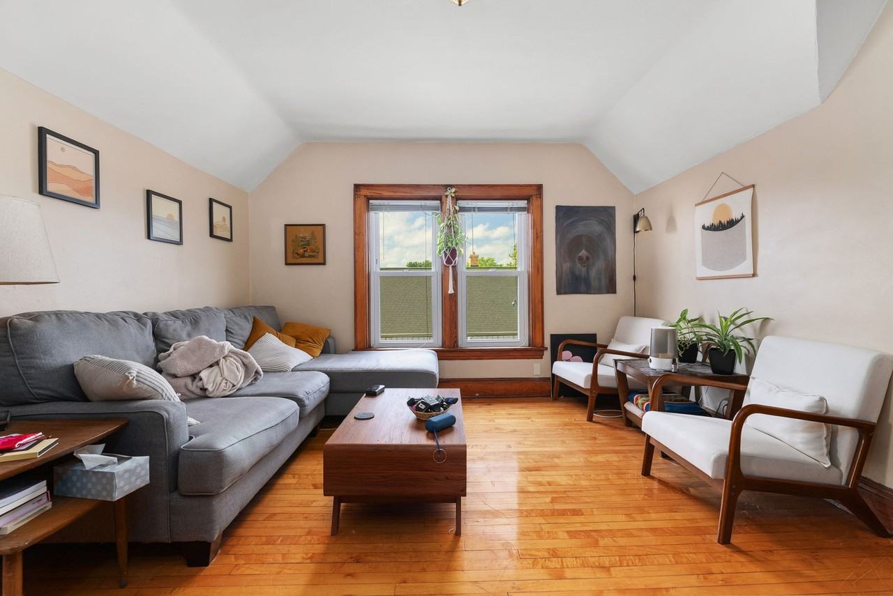 615 S Baldwin St #615 - Photo 2 of 14